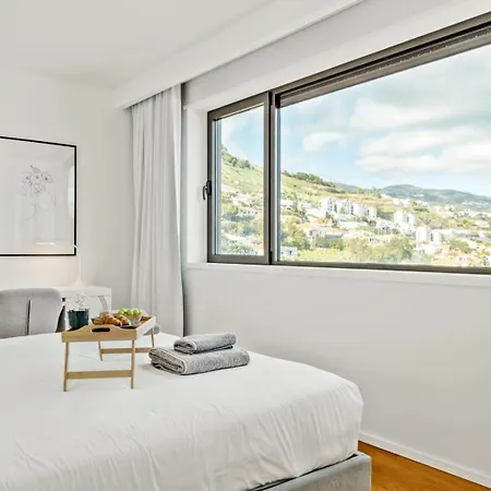 Ajuda I - Penthouse Funchal (Madeira)