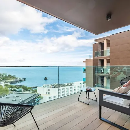 Ajuda I - Penthouse Apartment Funchal (Madeira)