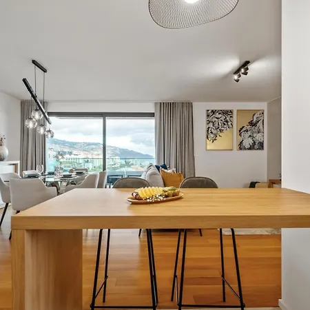 Ajuda I - Penthouse By Pausa דירה *